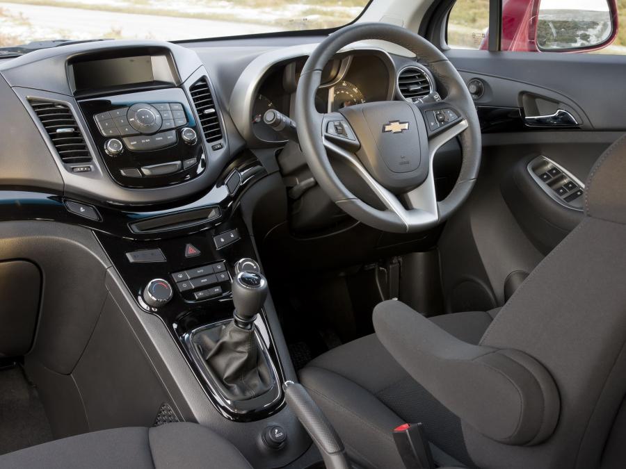  Chevrolet Orlando 2010 года  (UK) (фото 2 из 14)